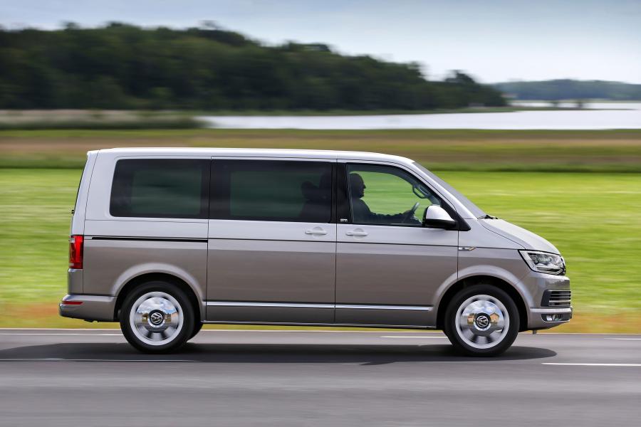  Volkswagen Multivan Generation Six 2015 года  (фото 17 из 31)